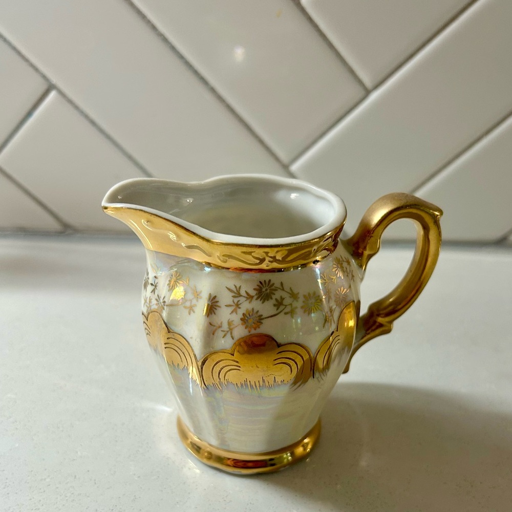 Elegant Gold-Trim Porcelain Tea Set - 3-Piece Coffee/Tea Service - Picture 15 of 16